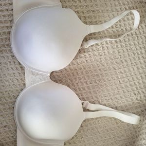 Vanity Fair Lightly Padded Bra